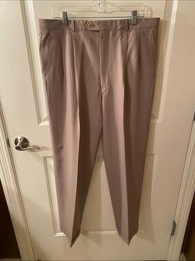 Men's Hickey Freeman Classic Pleated Dress Pants - Light Taupe